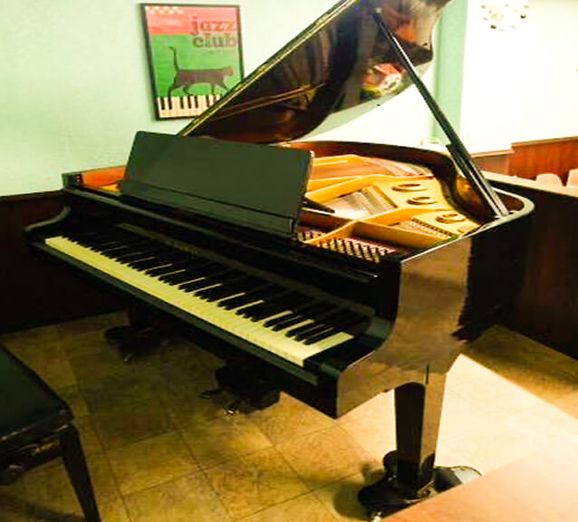 グランドピアノの画像